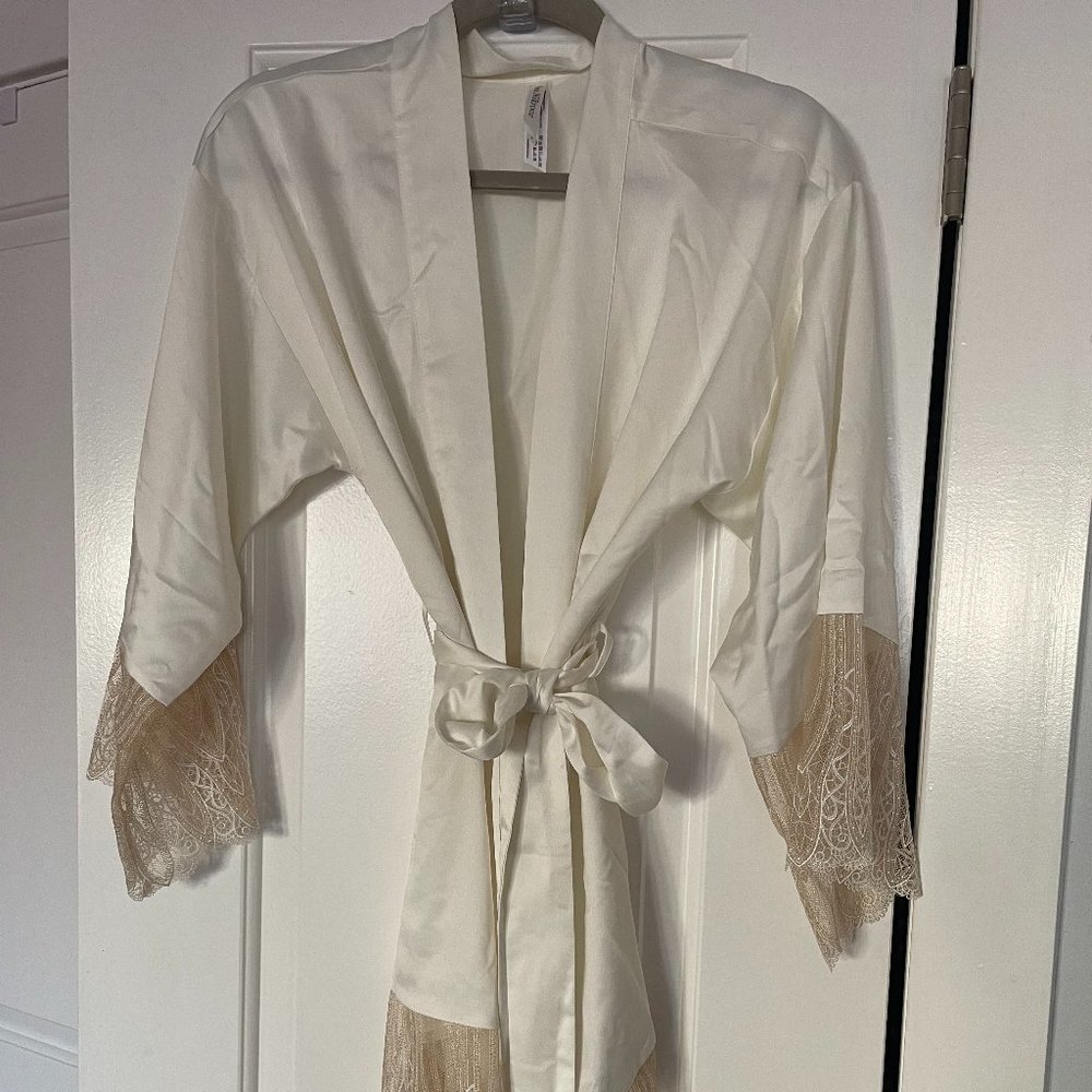 BHLDN Flora Nikrooz bridal robe! Size S